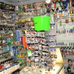 Так называют рыболовные магазины