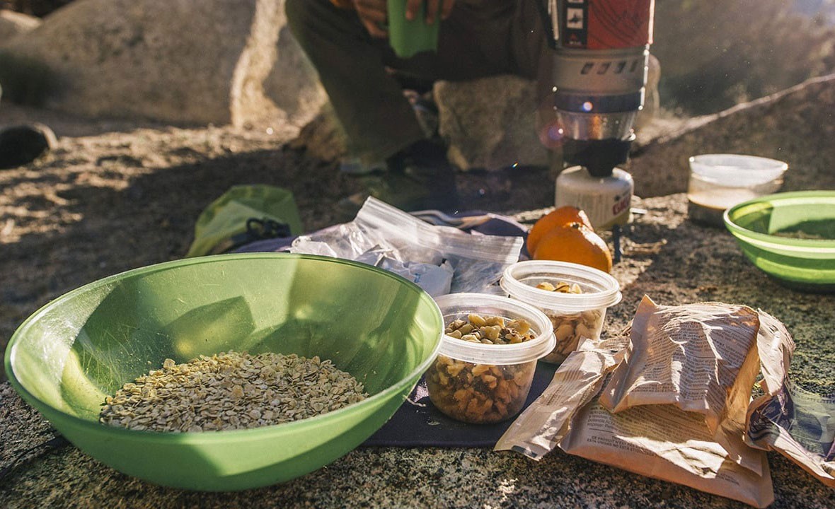 Чем питаться в походе и как организовать питание для группы?