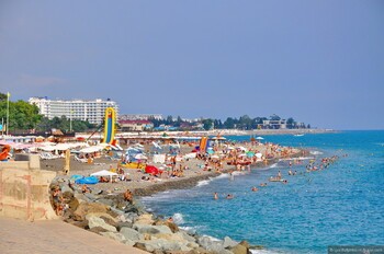 Смерч разрушил пляж в Сочи