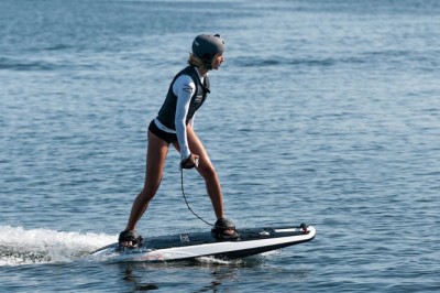 Серф с мотором: Новая эра водных развлечений